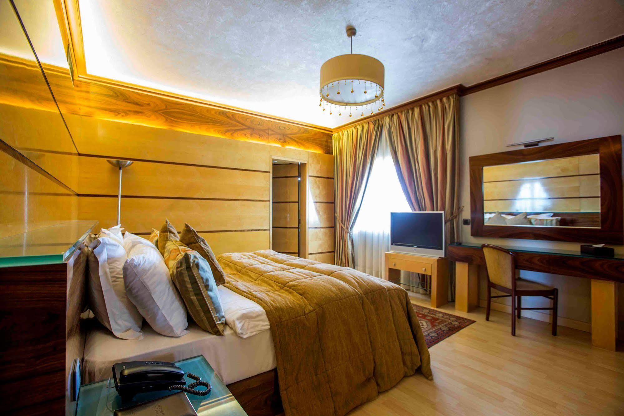 ביירות Lahoya Suites מראה חיצוני תמונה